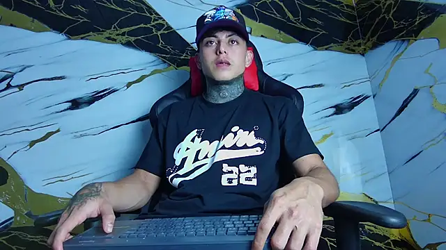 Kevin22 222 online show from February 4, 2025, 6:04 am