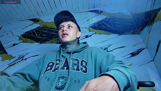 Kevin22 222 online show from February 7, 2025, 3:34 am