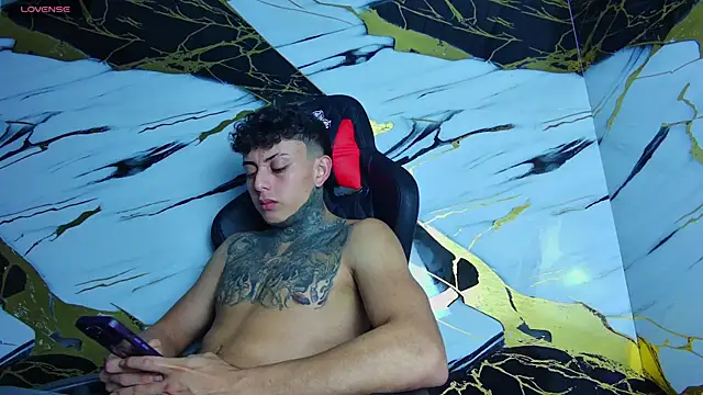 Kevin22 222 online show from March 17, 2025, 4:29 am