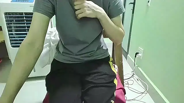 Luxcute286 online show from October 3, 2025, 11:13 pm