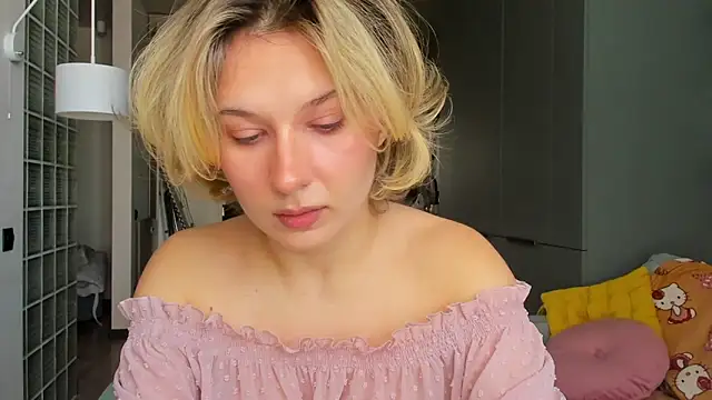 Lilith lutherlow online show from February 1, 2026, 11:09 am