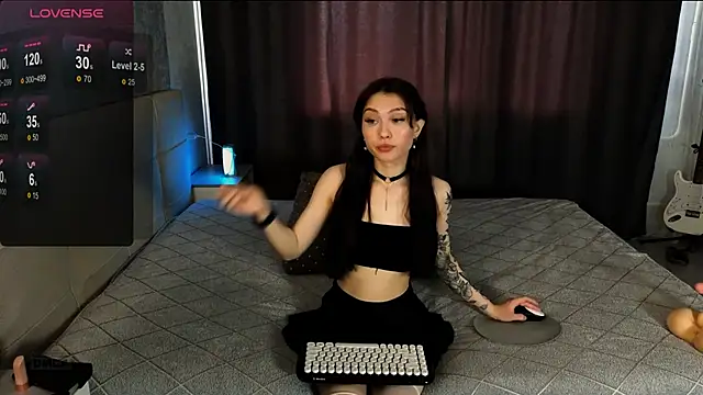 RoxieCrash online show from October 13, 2025, 11:43 am