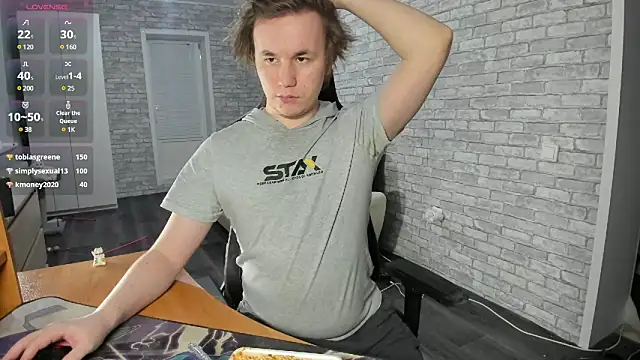 iliaskrislove online show from February 17, 2025, 5:43 pm