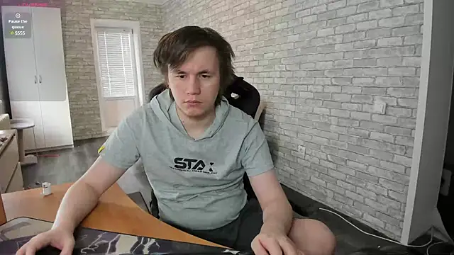iliaskrislove online show from March 1, 2025, 6:03 am