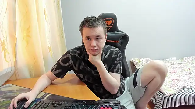 iliaskrislove online show from November 23, 2025, 8:36 am