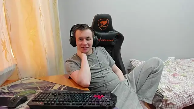 iliaskrislove online show from November 27, 2025, 7:32 am