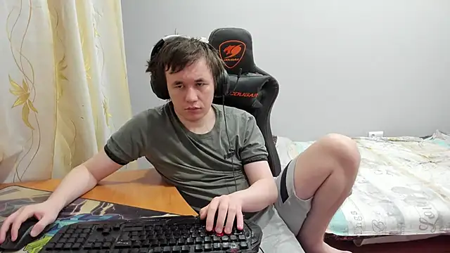 iliaskrislove online show from February 5, 2026, 6:56 pm