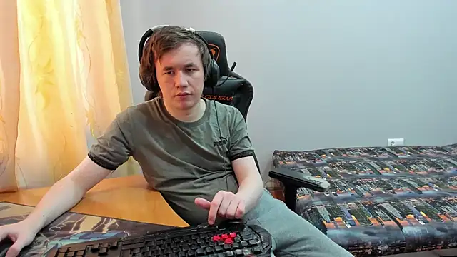 iliaskrislove online show from February 23, 2026, 5:16 am