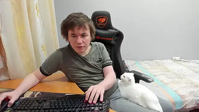 iliaskrislove online show from March 4, 2026, 2:12 pm