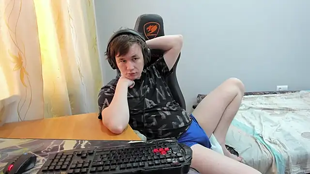 iliaskrislove online show from April 2, 2026, 3:04 am