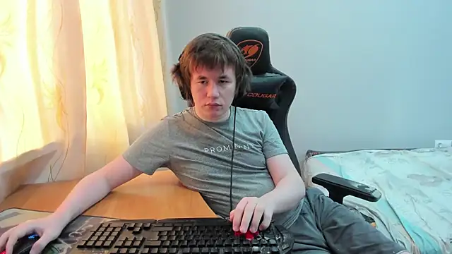 iliaskrislove online show from April 13, 2026, 10:21 am