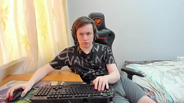 iliaskrislove online show from April 15, 2026, 2:40 am