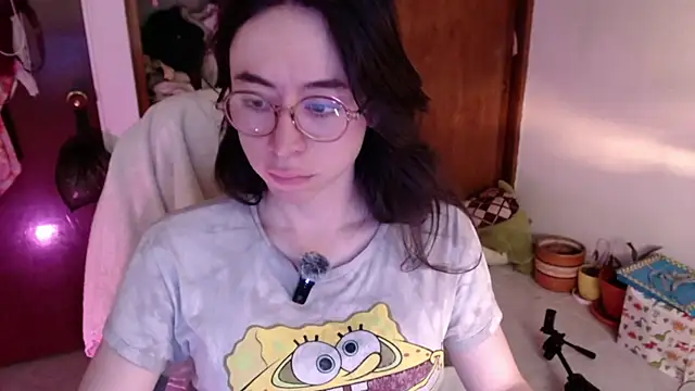 Snapshot of emily_pearl_ chatting on October 20, 2025, 9:59 pm emily pearl online show from October 20, 2025, 9:59 pm