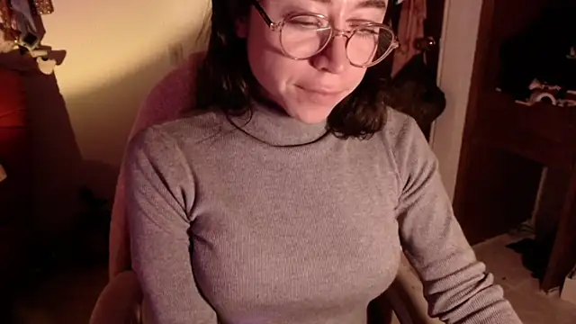 Snapshot of emily_pearl_ chatting on November 14, 2025, 10:51 pm emily pearl online show from November 14, 2025, 10:51 pm