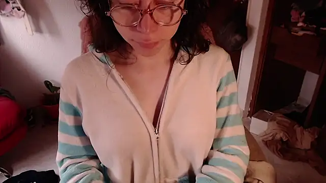 Snapshot of emily_pearl_ chatting on November 16, 2025, 12:22 pm emily pearl online show from November 16, 2025, 12:22 pm