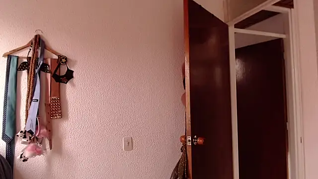 Snapshot of emily_pearl_ chatting on November 30, 2025, 9:52 pm emily pearl online show from November 30, 2025, 9:52 pm