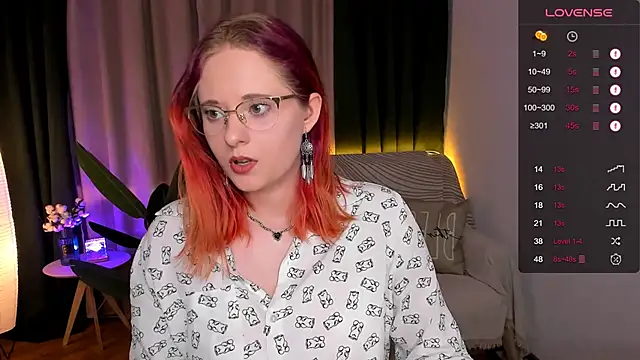 Snapshot of Aemilia_ chatting on December 4, 2024, 7:28 am Aemilia online show from December 4, 2024, 7:28 am