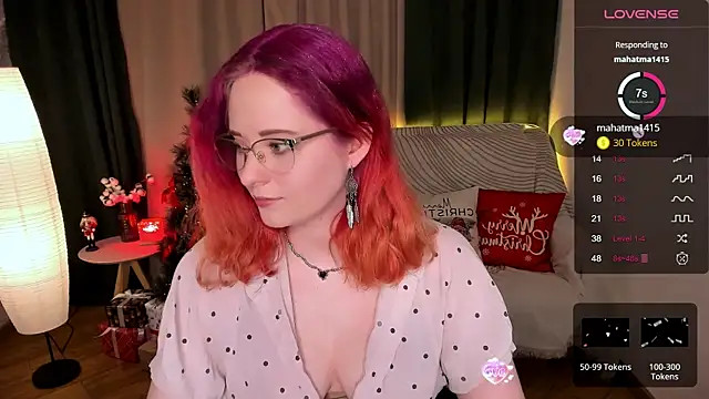 Snapshot of Aemilia_ chatting on December 14, 2024, 12:33 pm Aemilia online show from December 14, 2024, 12:33 pm
