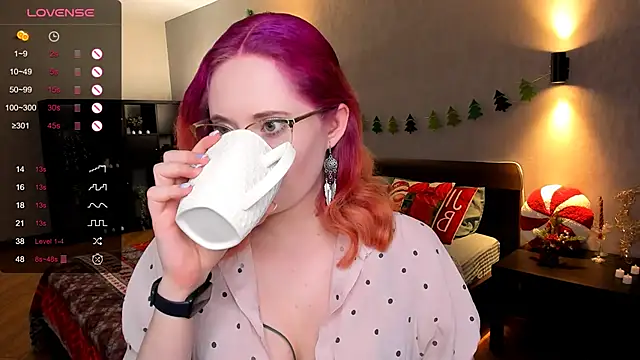 Snapshot of Aemilia_ chatting on January 7, 2025, 5:54 am Aemilia online show from January 7, 2025, 5:54 am