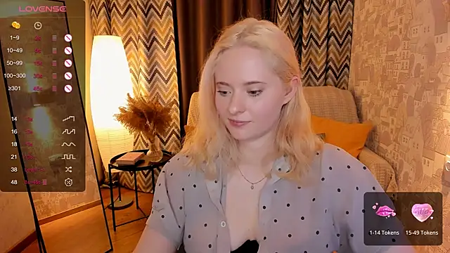 Snapshot of Aemilia_ chatting on January 31, 2025, 9:59 am Aemilia online show from January 31, 2025, 9:59 am