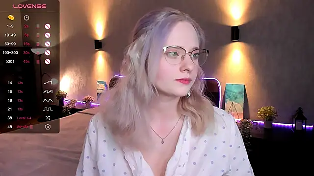Snapshot of Aemilia_ chatting on February 12, 2025, 9:10 am Aemilia online show from February 12, 2025, 9:10 am