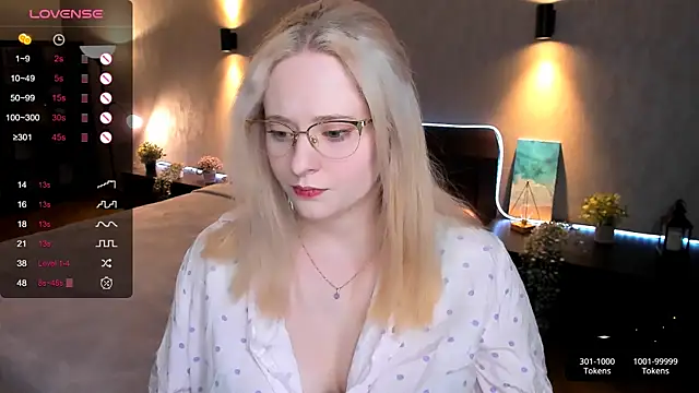 Snapshot of Aemilia_ chatting on February 15, 2025, 9:27 am Aemilia online show from February 15, 2025, 9:27 am