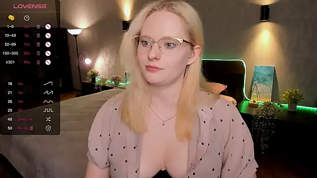Snapshot of Aemilia_ chatting on March 9, 2025, 2:10 pm Aemilia online show from March 9, 2025, 2:10 pm