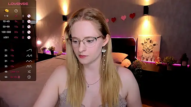 Snapshot of Aemilia_ chatting on September 18, 2025, 8:38 am Aemilia online show from September 18, 2025, 8:38 am