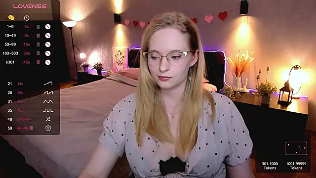 Snapshot of Aemilia_ chatting on October 3, 2025, 8:55 am Aemilia online show from October 3, 2025, 8:55 am