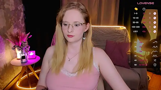 Snapshot of Aemilia_ chatting on October 19, 2025, 6:14 am Aemilia online show from October 19, 2025, 6:14 am