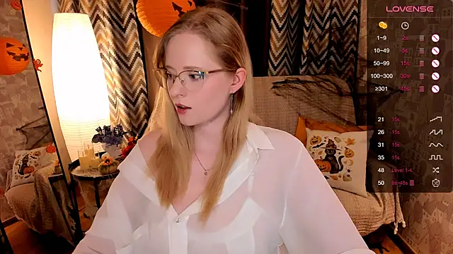 Snapshot of Aemilia_ chatting on October 21, 2025, 8:15 am Aemilia online show from October 21, 2025, 8:15 am