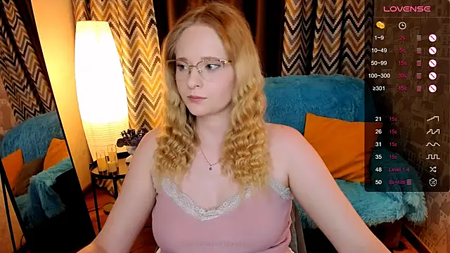 Snapshot of Aemilia_ chatting on November 7, 2025, 8:25 am Aemilia online show from November 7, 2025, 8:25 am