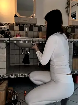 Linalicious online show from February 26, 2025, 10:58 am