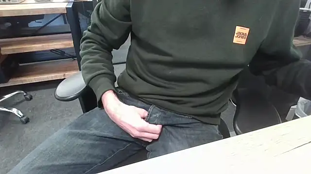 Michealtje85 online show from January 12, 2026, 1:16 pm