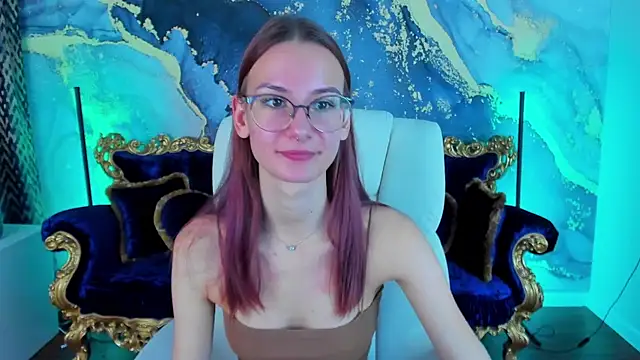 Snapshot of CozyMell chatting on December 7, 2024, 7:27 am CozyMell online show from December 7, 2024, 7:27 am