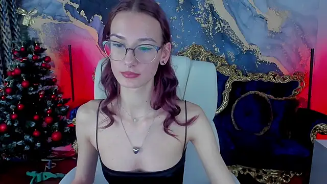 Snapshot of CozyMell chatting on January 4, 2025, 2:14 pm CozyMell online show from January 4, 2025, 2:14 pm