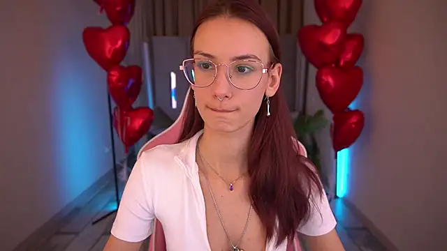 Snapshot of CozyMell chatting on February 20, 2025, 2:02 pm CozyMell online show from February 20, 2025, 2:02 pm