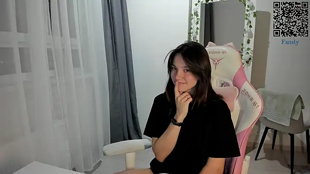 MashkaRay online show from December 22, 2025, 4:59 pm