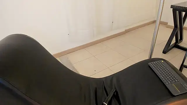 Snapshot of Barbara_honey chatting on November 12, 2025, 1:00 pm Barbara honey online show from November 12, 2025, 1:00 pm