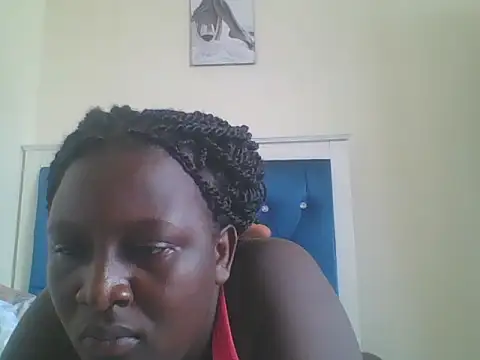 Snapshot of Heavy_ass chatting on February 18, 2025, 9:43 am Heavy ass online show from February 18, 2025, 9:43 am