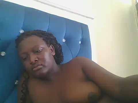 Snapshot of Heavy_ass chatting on February 21, 2025, 9:34 am Heavy ass online show from February 21, 2025, 9:34 am