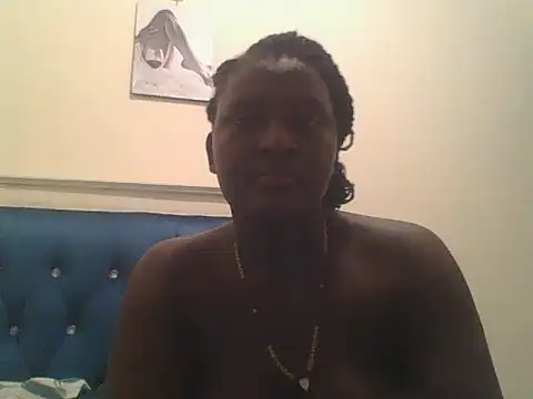 Snapshot of Heavy_ass chatting on February 25, 2025, 7:14 pm Heavy ass online show from February 25, 2025, 7:14 pm
