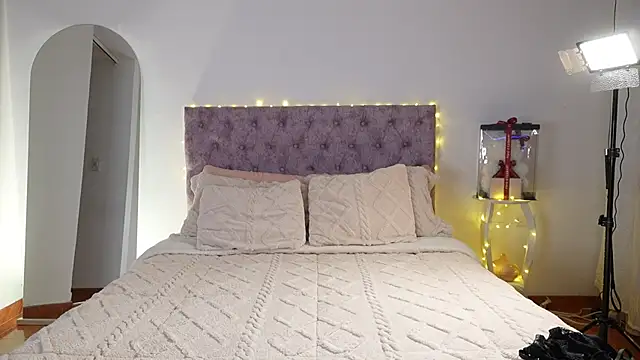 samantha evans2 online show from February 15, 2026, 1:02 am