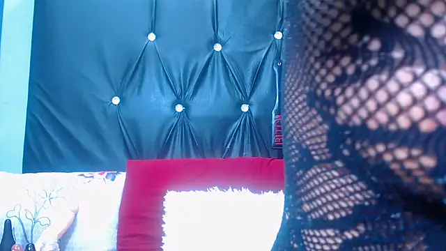 spicydiver38 online show from November 12, 2025, 6:41 pm