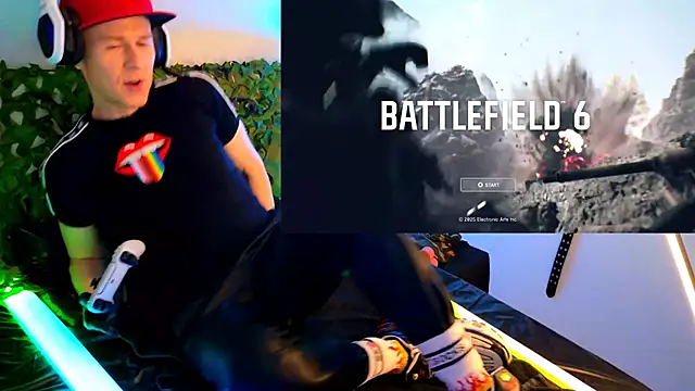 Snapshot of Fuc71 chatting on October 12, 2025, 2:27 pm Fuc71 online show from October 12, 2025, 2:27 pm