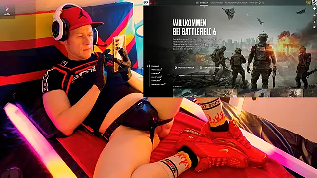 Snapshot of Fuc71 chatting on October 27, 2025, 6:01 pm Fuc71 online show from October 27, 2025, 6:01 pm