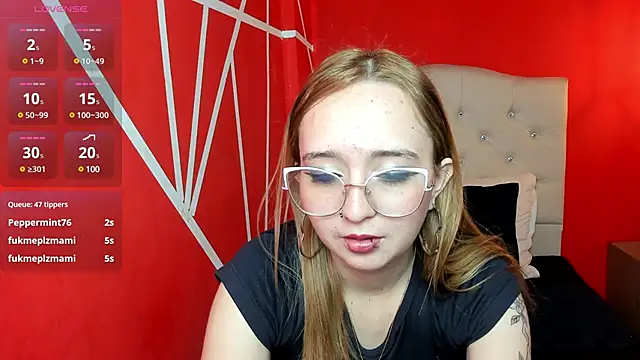Snapshot of Liaroberts1 chatting on December 18, 2024, 3:11 pm Liaroberts1 online show from December 18, 2024, 3:11 pm