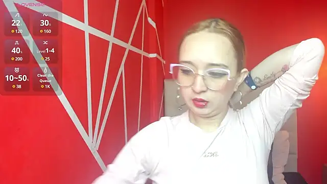 Snapshot of Liaroberts1 chatting on December 19, 2024, 12:12 pm Liaroberts1 online show from December 19, 2024, 12:12 pm