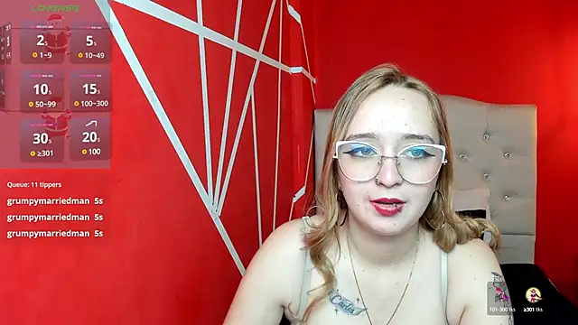 Snapshot of Liaroberts1 chatting on December 20, 2024, 3:10 pm Liaroberts1 online show from December 20, 2024, 3:10 pm