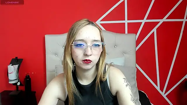 Snapshot of Liaroberts1 chatting on January 23, 2025, 12:09 pm Liaroberts1 online show from January 23, 2025, 12:09 pm